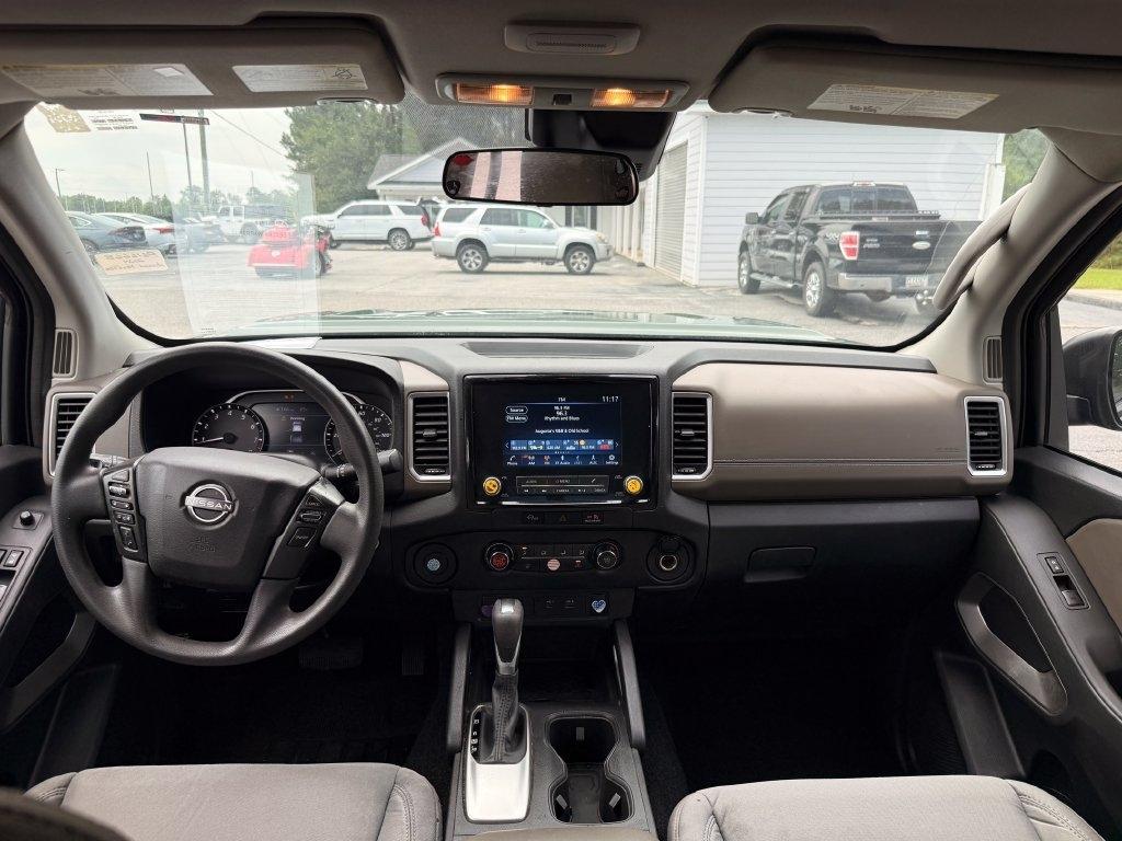 Nissan Frontier Crew Cab 4x2 SV 2024