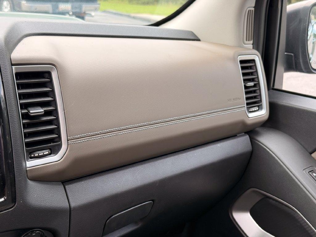 Nissan Frontier Crew Cab 4x2 SV 2024