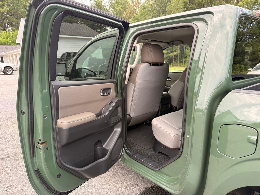 Nissan Frontier Crew Cab 4x2 SV 2024