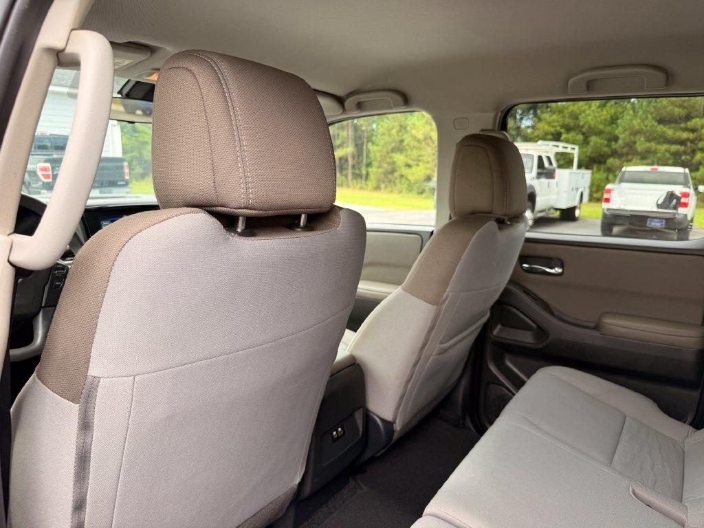 Nissan Frontier Crew Cab 4x2 SV 2024