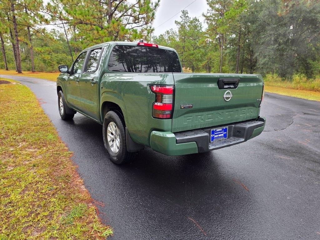 Nissan Frontier Crew Cab 4x2 SV 2024