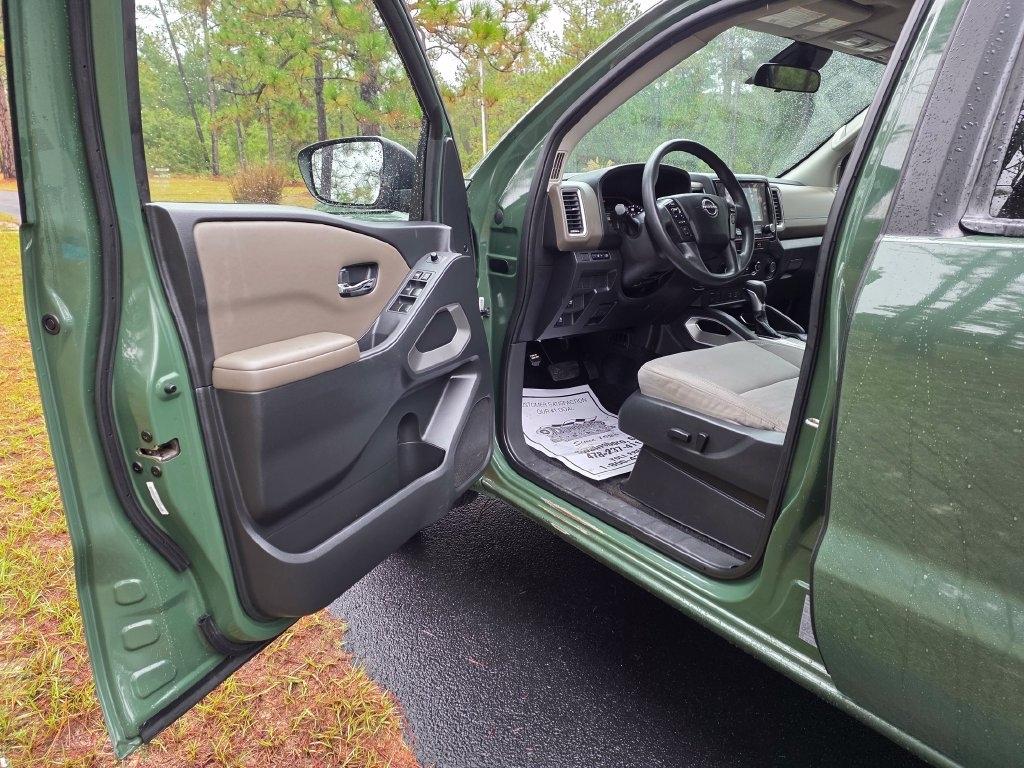 Nissan Frontier Crew Cab 4x2 SV 2024