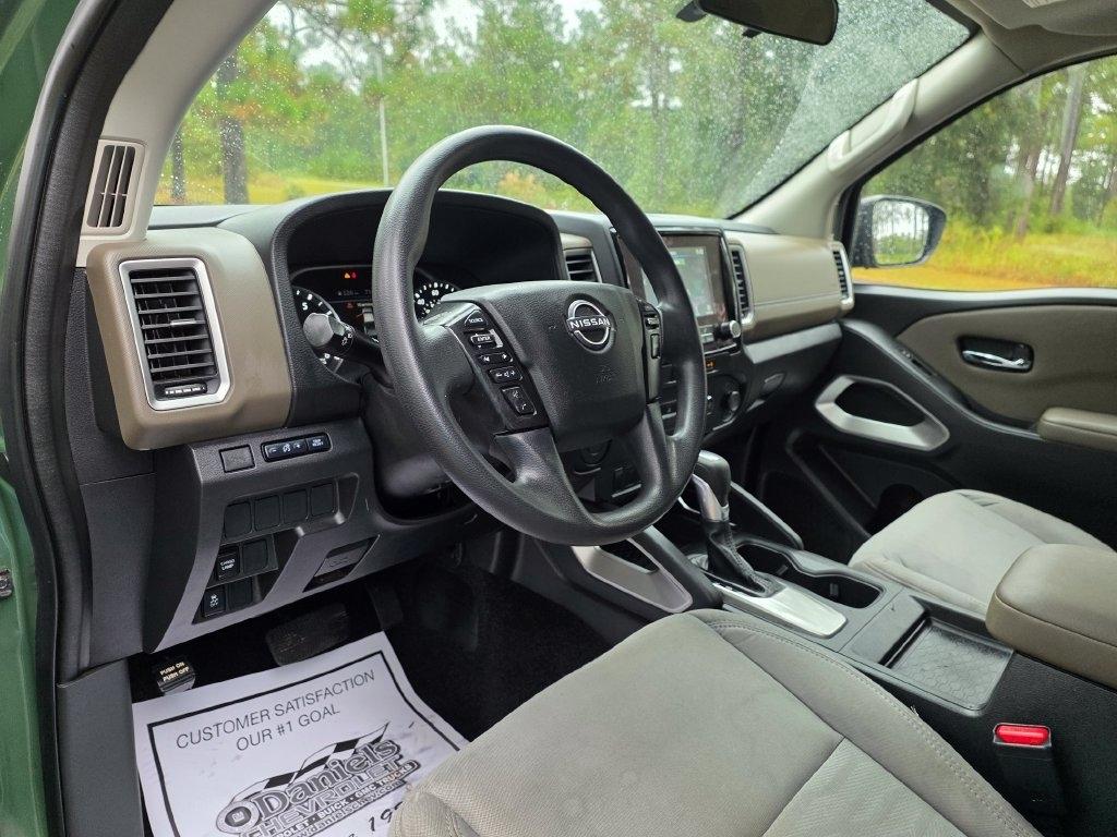 Nissan Frontier Crew Cab 4x2 SV 2024