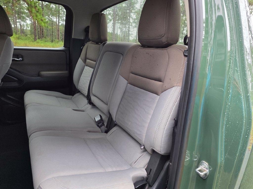 Nissan Frontier Crew Cab 4x2 SV 2024