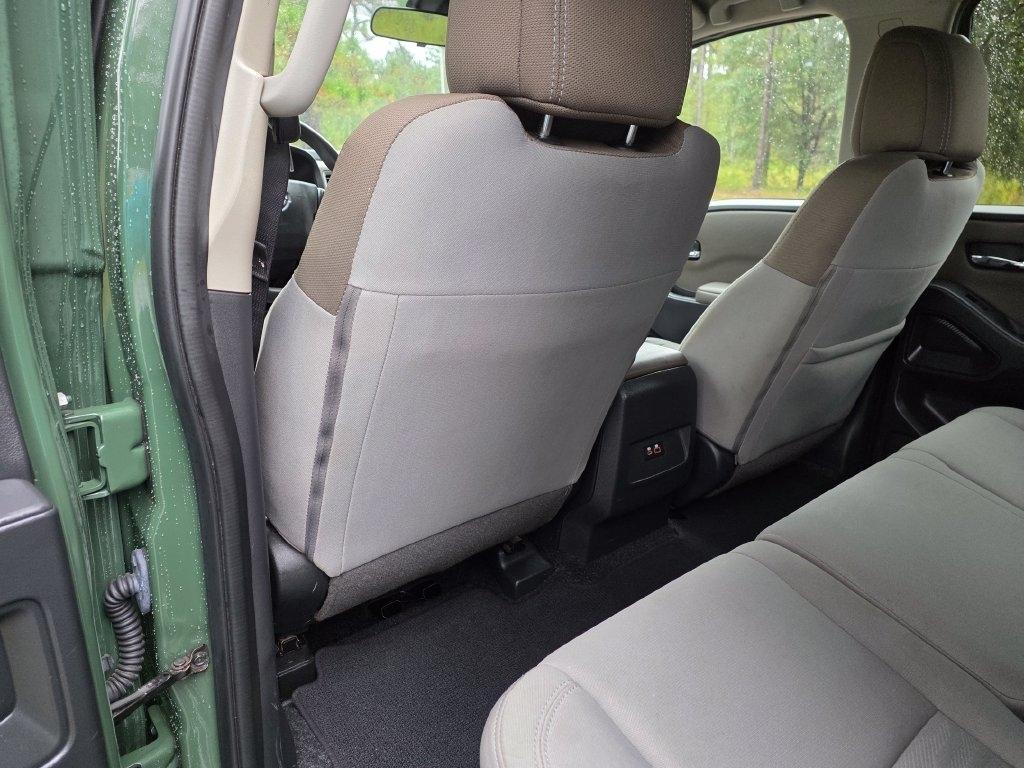 Nissan Frontier Crew Cab 4x2 SV 2024