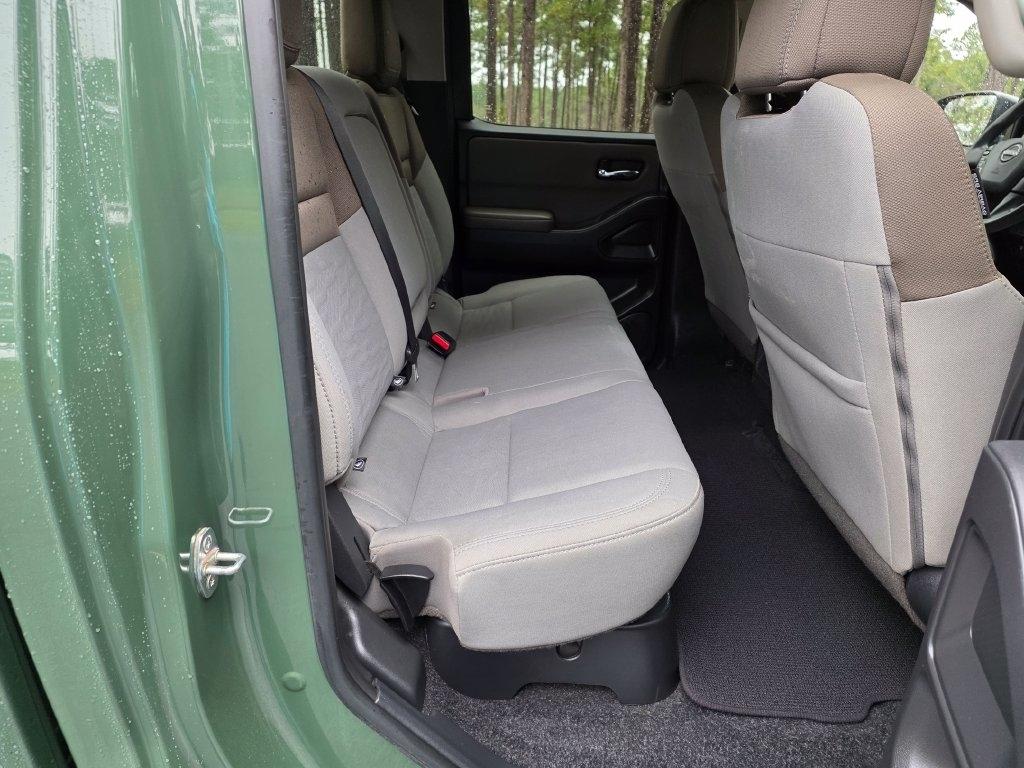 Nissan Frontier Crew Cab 4x2 SV 2024