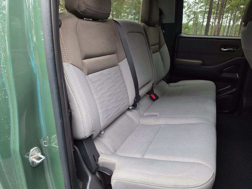 Nissan Frontier Crew Cab 4x2 SV 2024