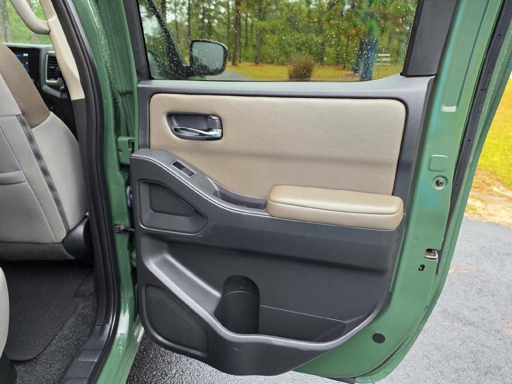 Nissan Frontier Crew Cab 4x2 SV 2024