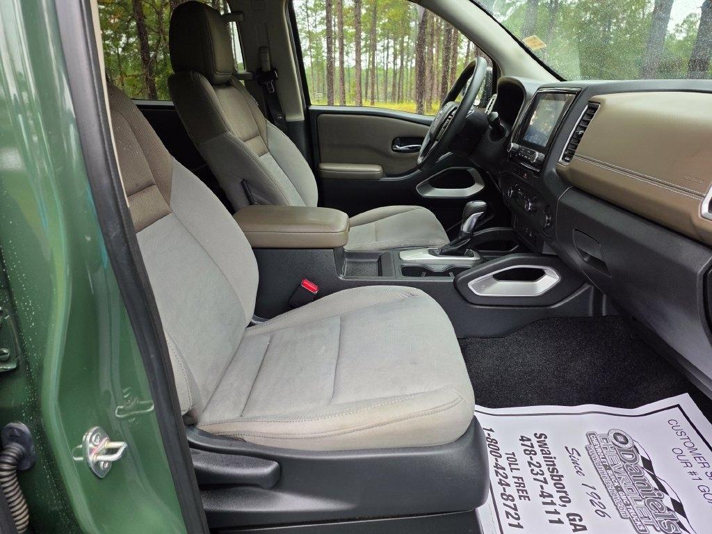 Nissan Frontier Crew Cab 4x2 SV 2024
