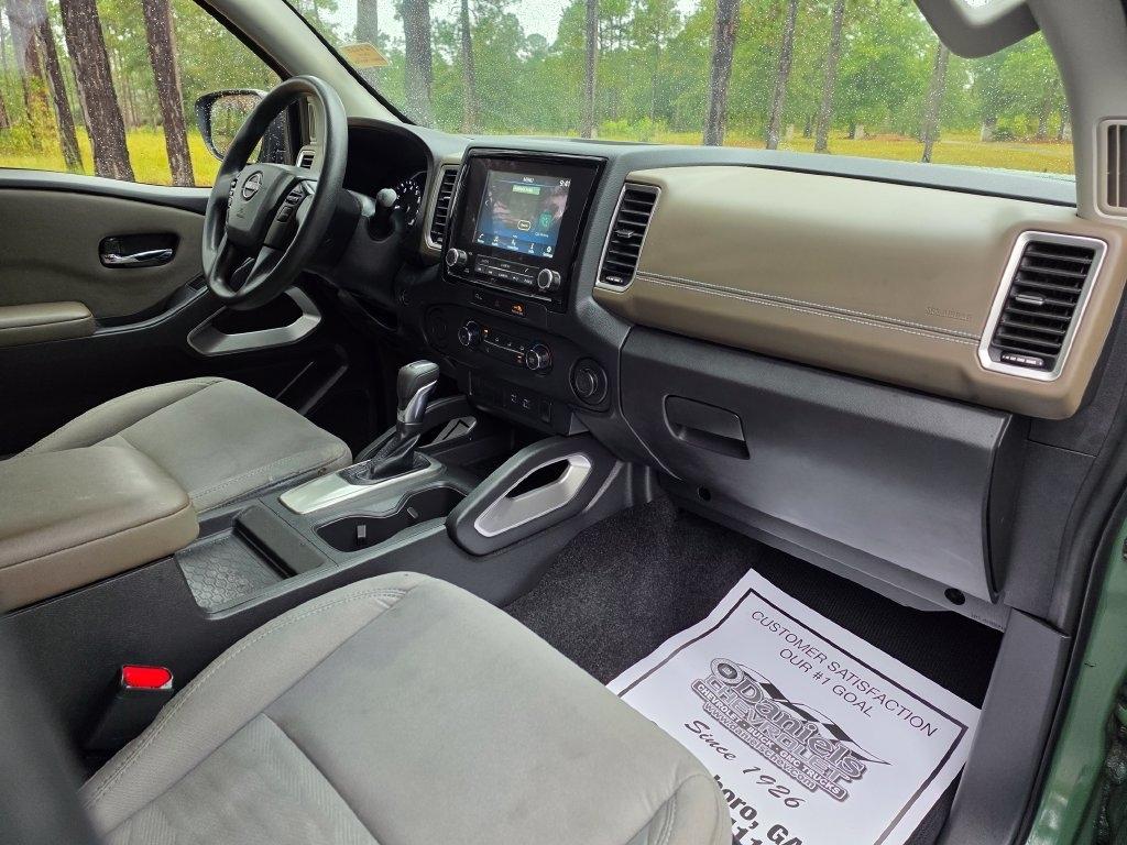 Nissan Frontier Crew Cab 4x2 SV 2024