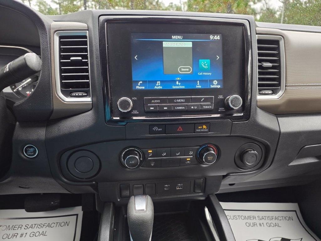 Nissan Frontier Crew Cab 4x2 SV 2024
