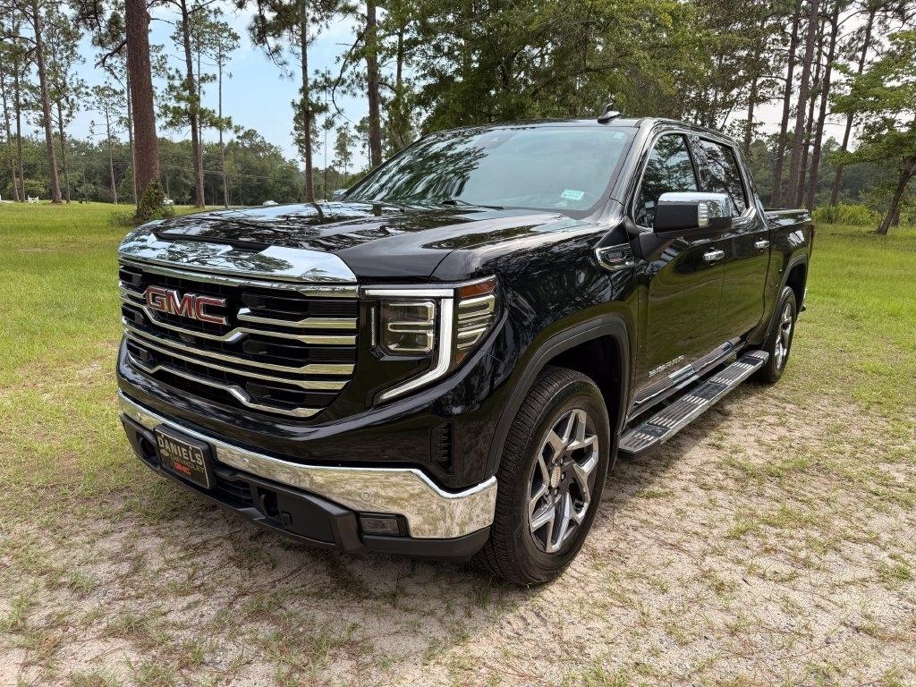 GMC Sierra 1500 4WD Crew Cab 147" SLT 2022