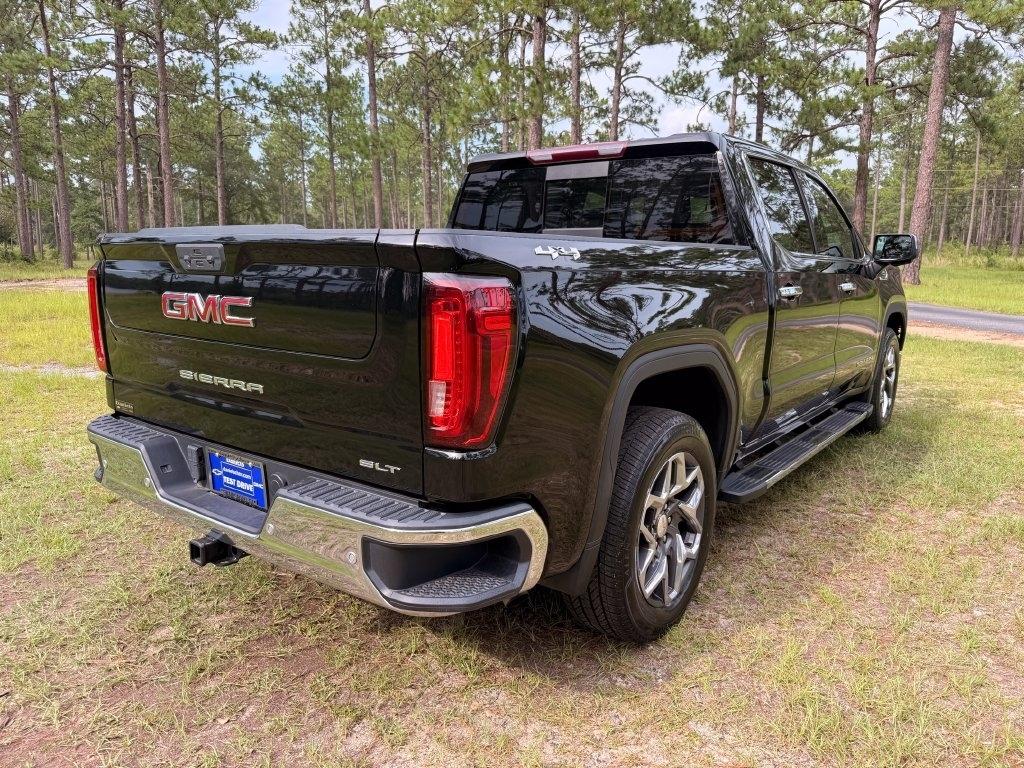 GMC Sierra 1500 4WD Crew Cab 147" SLT 2022