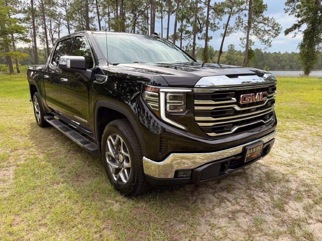 GMC Sierra 1500 4WD Crew Cab 147" SLT 2022