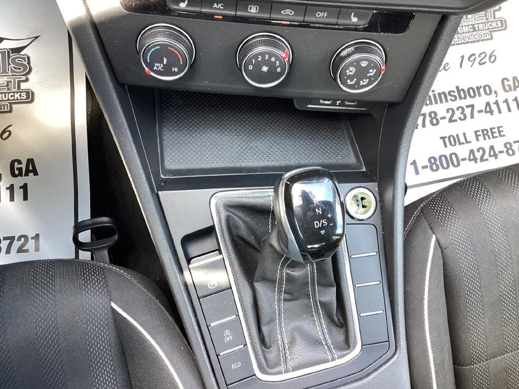 Volkswagen Jetta Sport Auto 2024