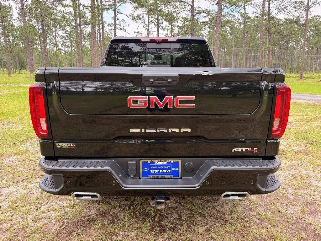 GMC Sierra 1500 4WD Crew Cab 147" AT4 2023