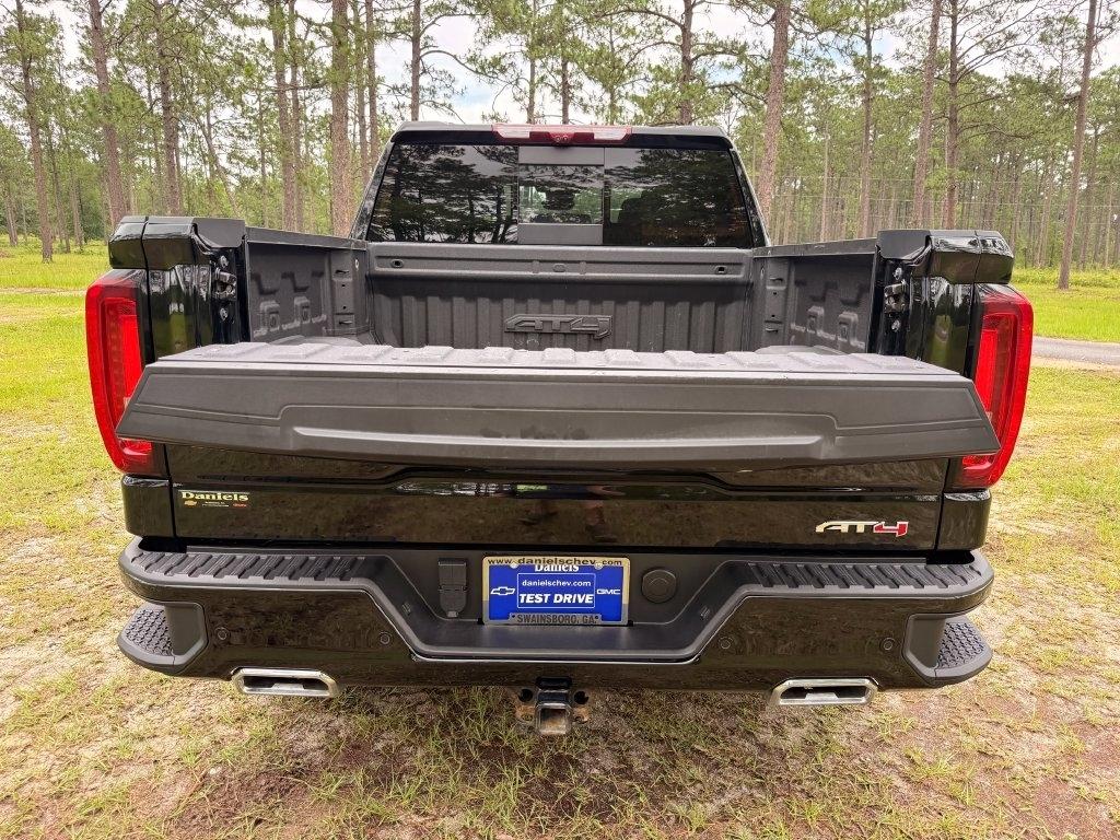 GMC Sierra 1500 4WD Crew Cab 147" AT4 2023