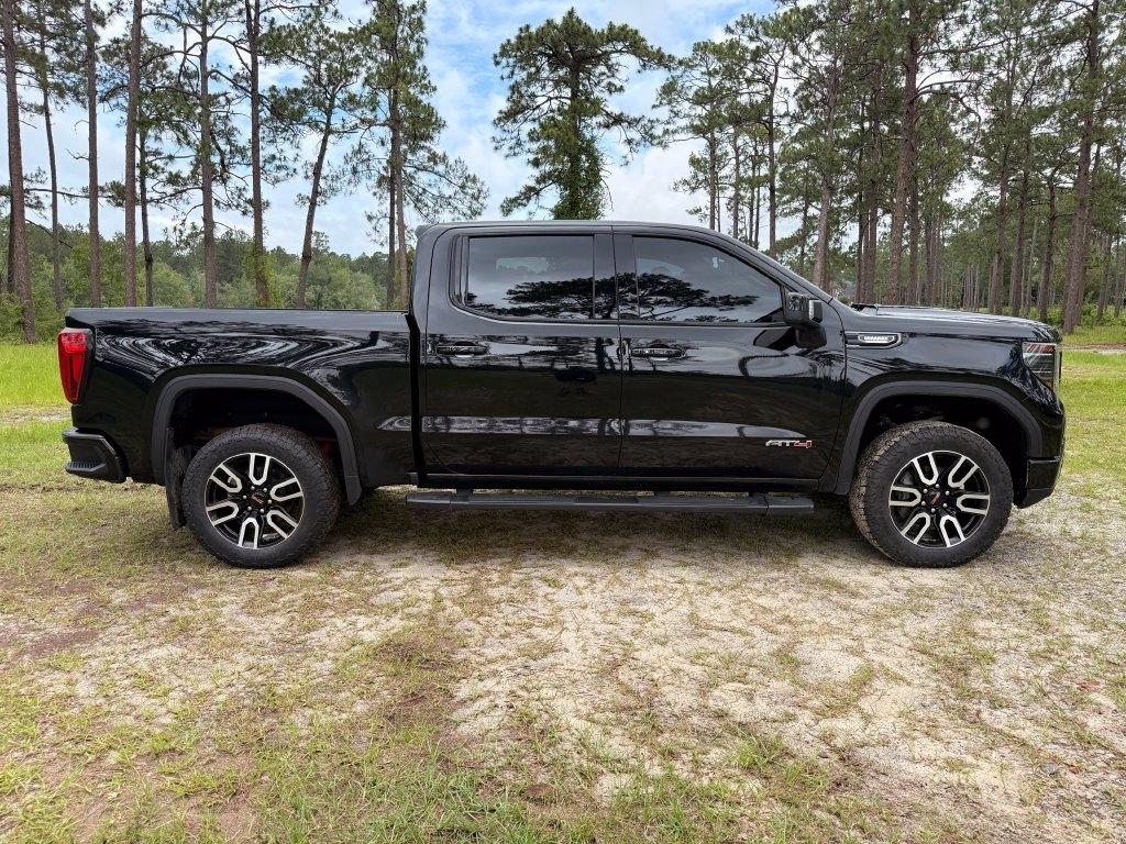 GMC Sierra 1500 4WD Crew Cab 147" AT4 2023