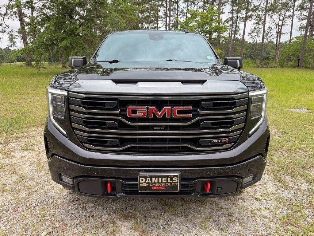 GMC Sierra 1500 4WD Crew Cab 147" AT4 2023