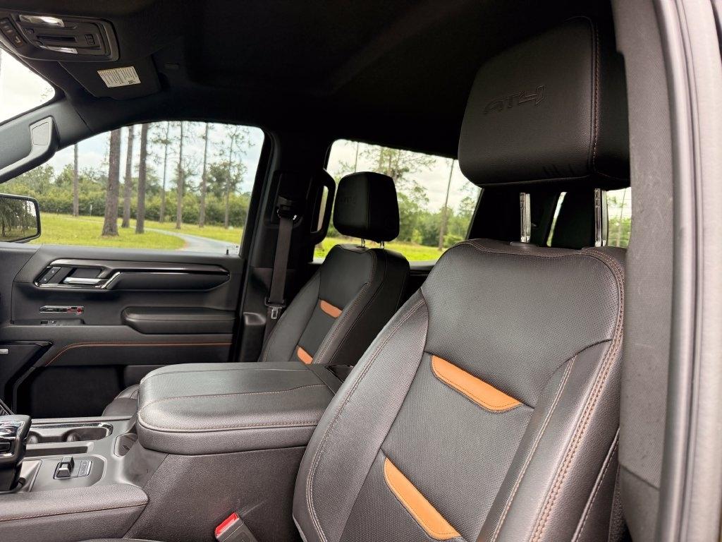 GMC Sierra 1500 4WD Crew Cab 147" AT4 2023