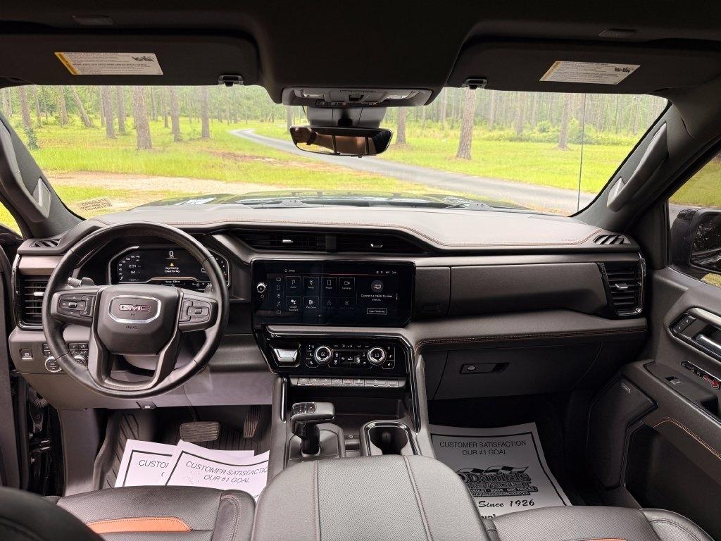 GMC Sierra 1500 4WD Crew Cab 147" AT4 2023