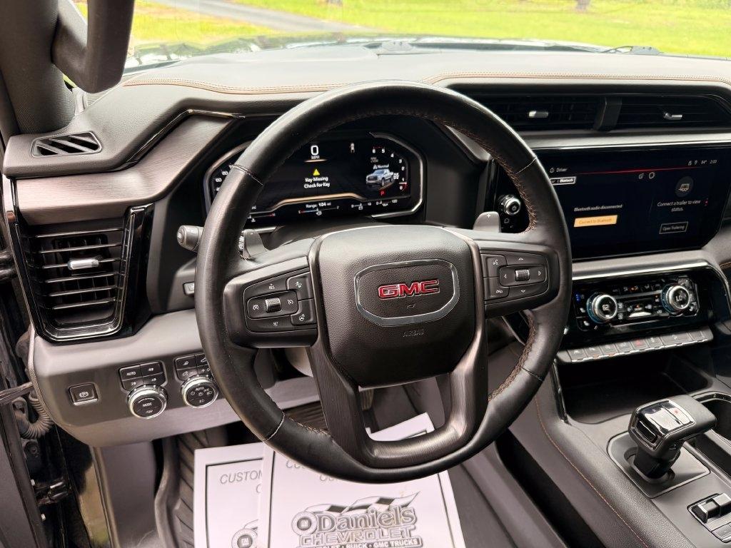 GMC Sierra 1500 4WD Crew Cab 147" AT4 2023