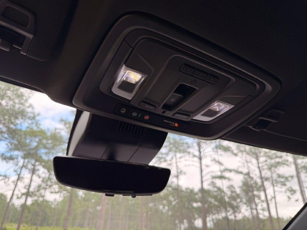 GMC Sierra 1500 4WD Crew Cab 147" AT4 2023