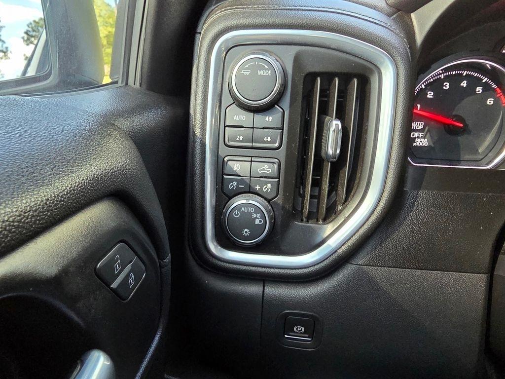 Chevrolet Silverado 1500 4WD Crew Cab 147" RST 2021
