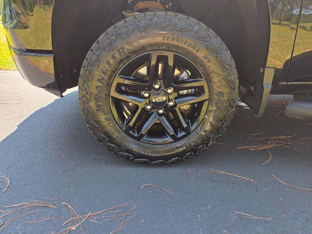 Chevrolet Silverado 1500 4WD Crew Cab 147" Custom Trail Boss 2025