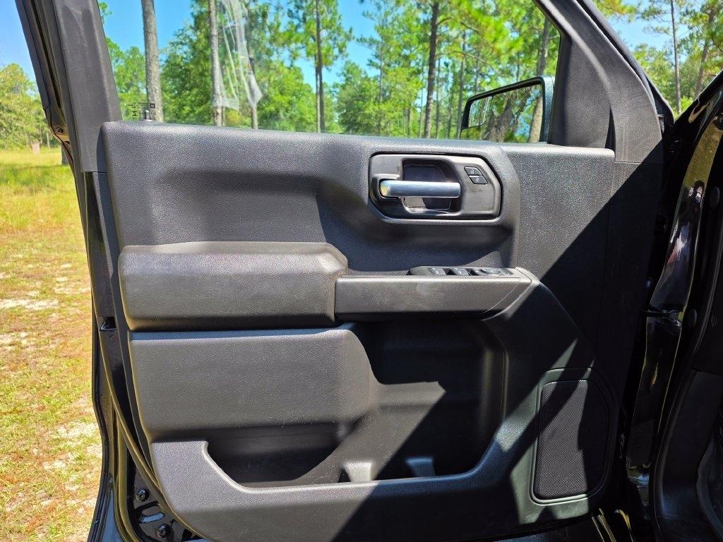 Chevrolet Silverado 1500 4WD Crew Cab 147" Custom Trail Boss 2025
