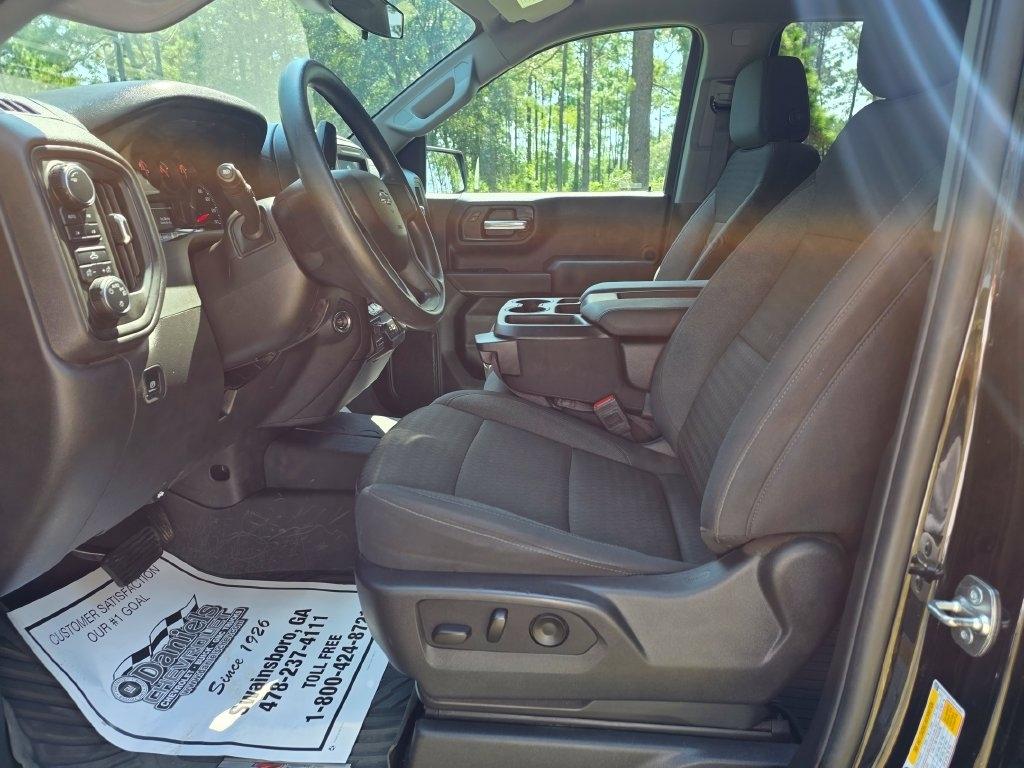 Chevrolet Silverado 1500 4WD Crew Cab 147" Custom Trail Boss 2025