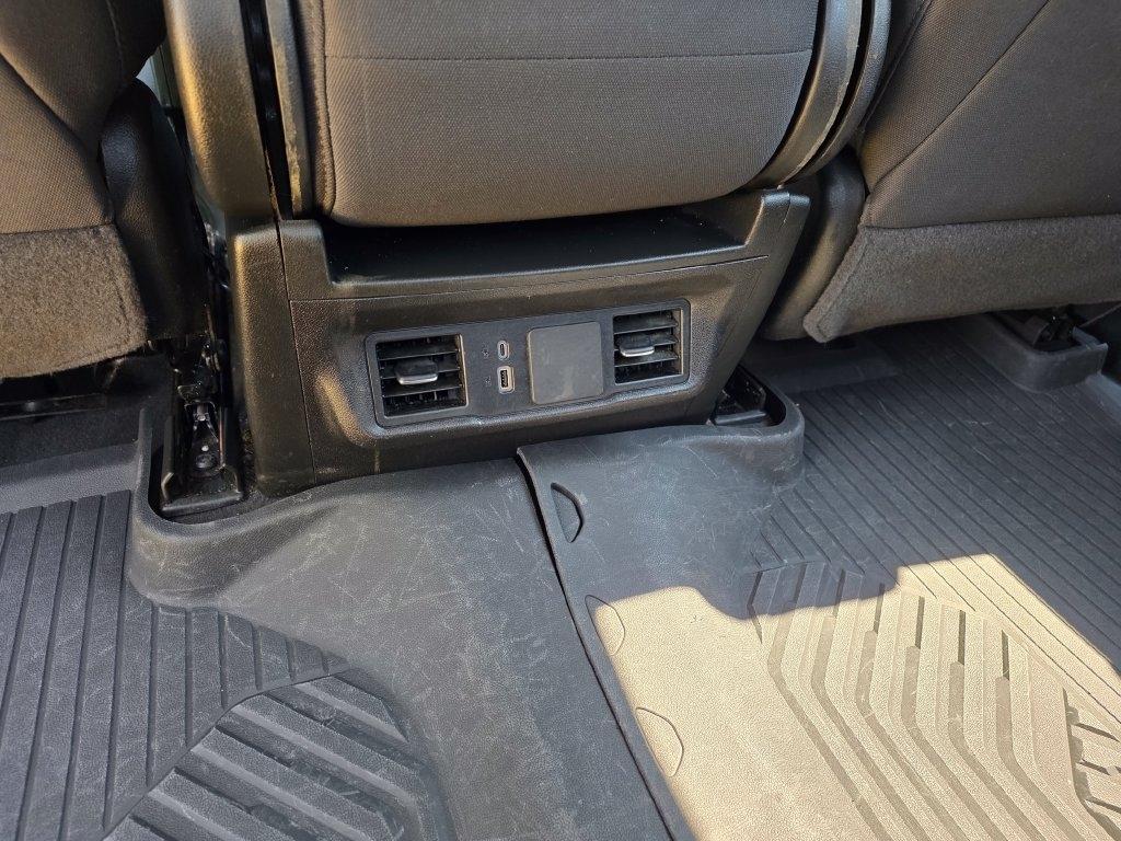 Chevrolet Silverado 1500 4WD Crew Cab 147" Custom Trail Boss 2025