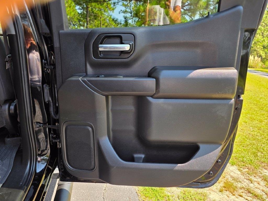 Chevrolet Silverado 1500 4WD Crew Cab 147" Custom Trail Boss 2025