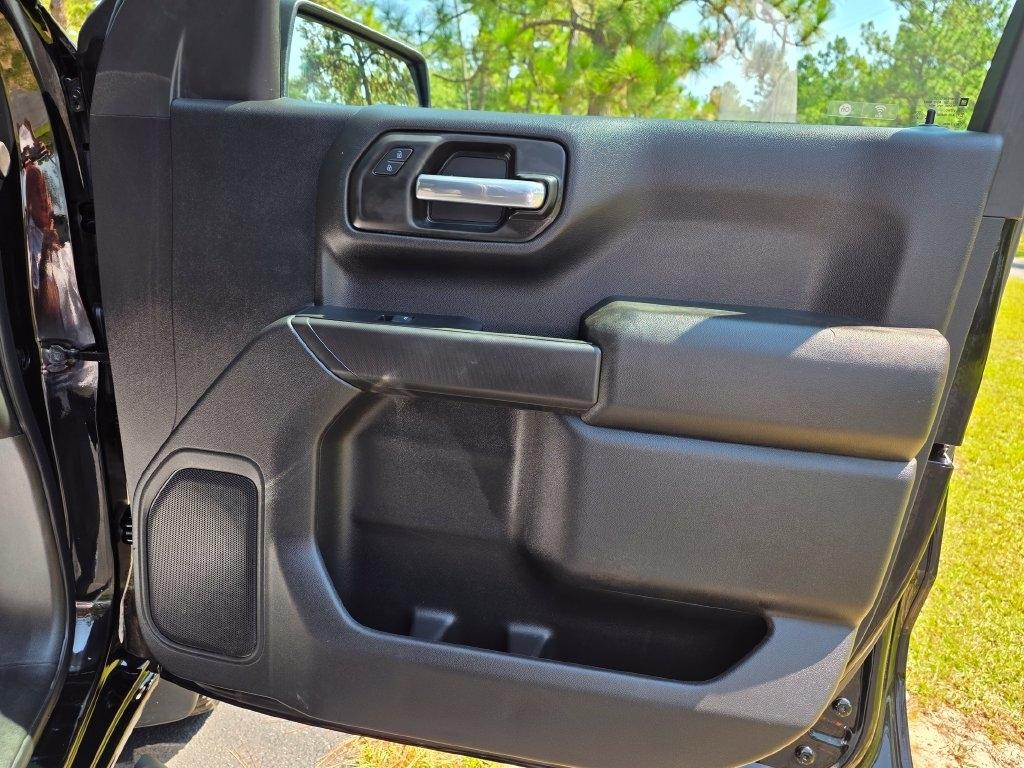 Chevrolet Silverado 1500 4WD Crew Cab 147" Custom Trail Boss 2025