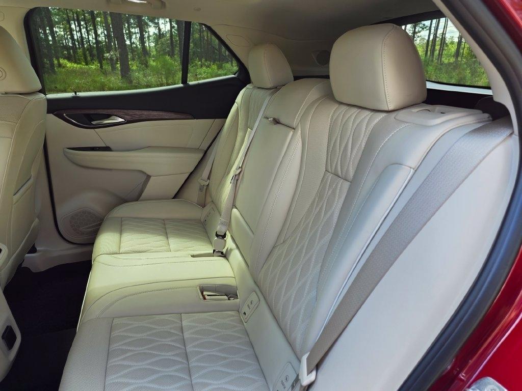 Buick Envision FWD 4dr Avenir 2023