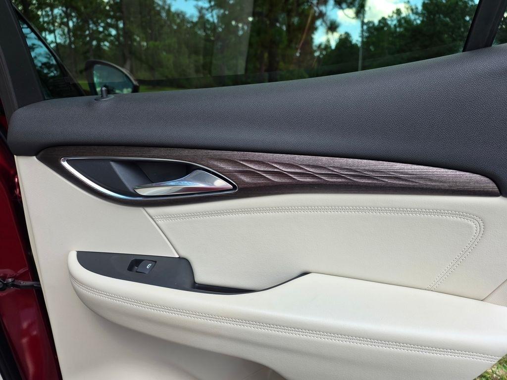 Buick Envision FWD 4dr Avenir 2023