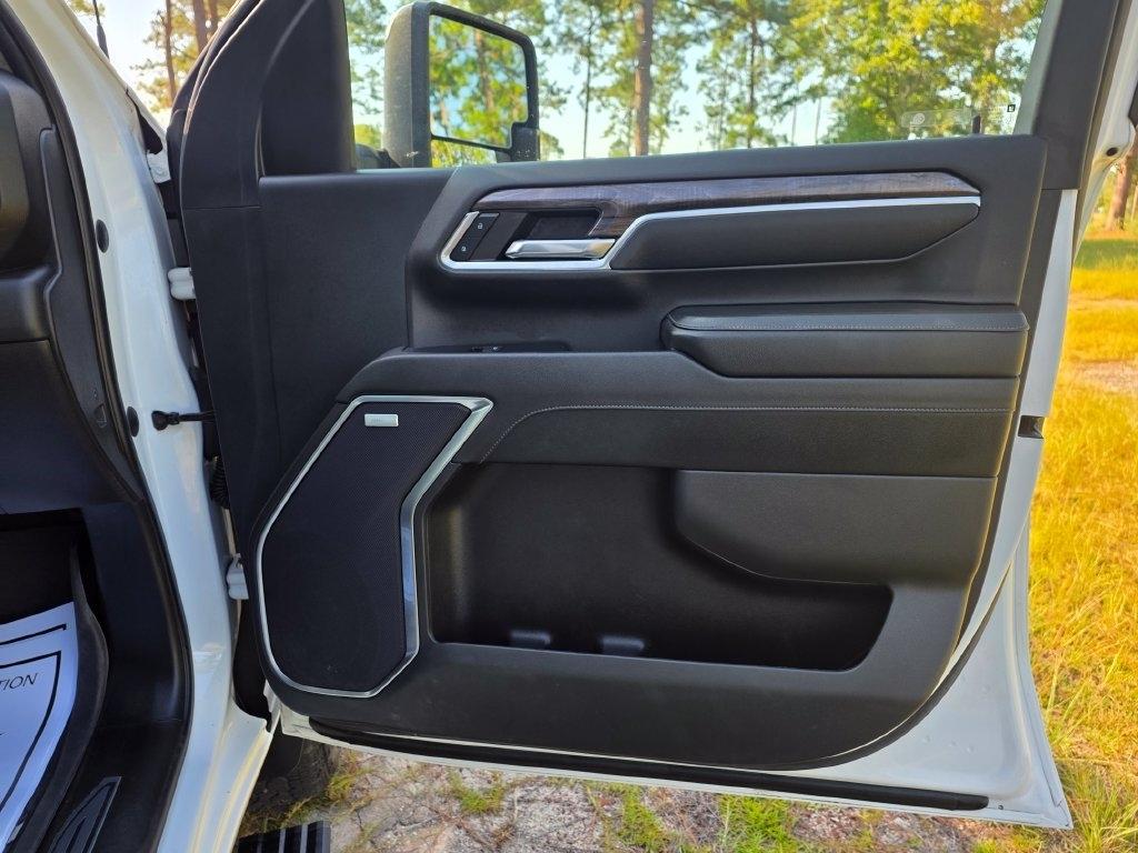 Chevrolet Silverado 2500HD 4WD Crew Cab 159" LTZ 2024