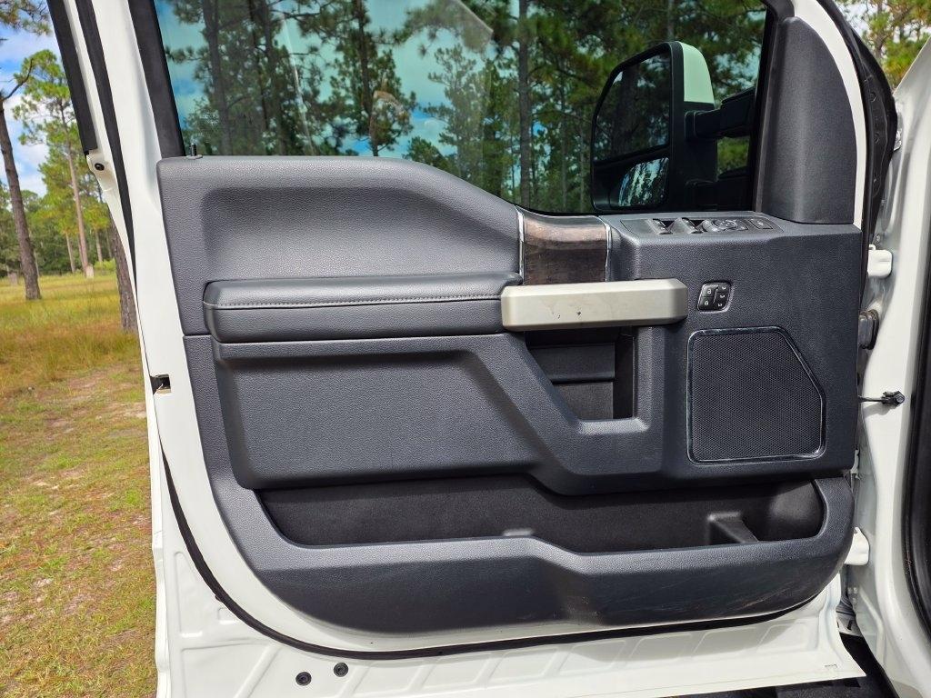 Ford Super Duty F-250 SRW King Ranch 4WD Crew Cab 8' Box 2022