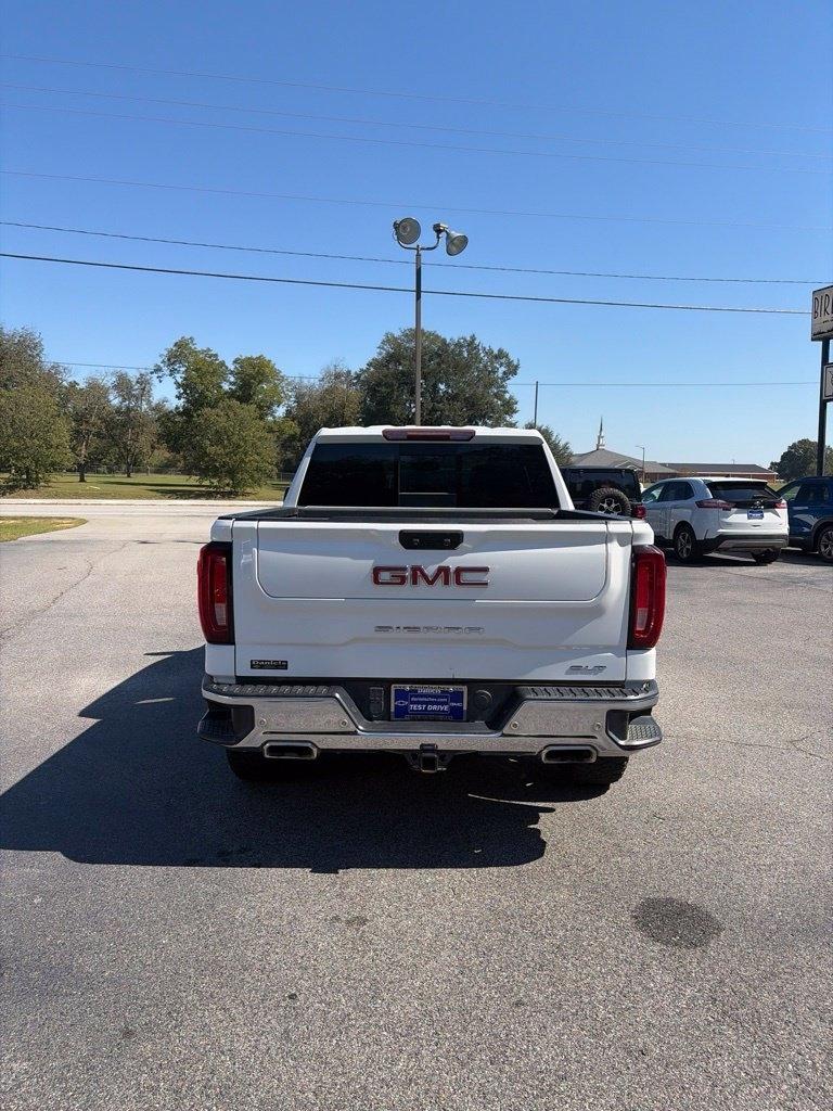 GMC Sierra 1500 4WD Crew Cab 147" SLT 2023