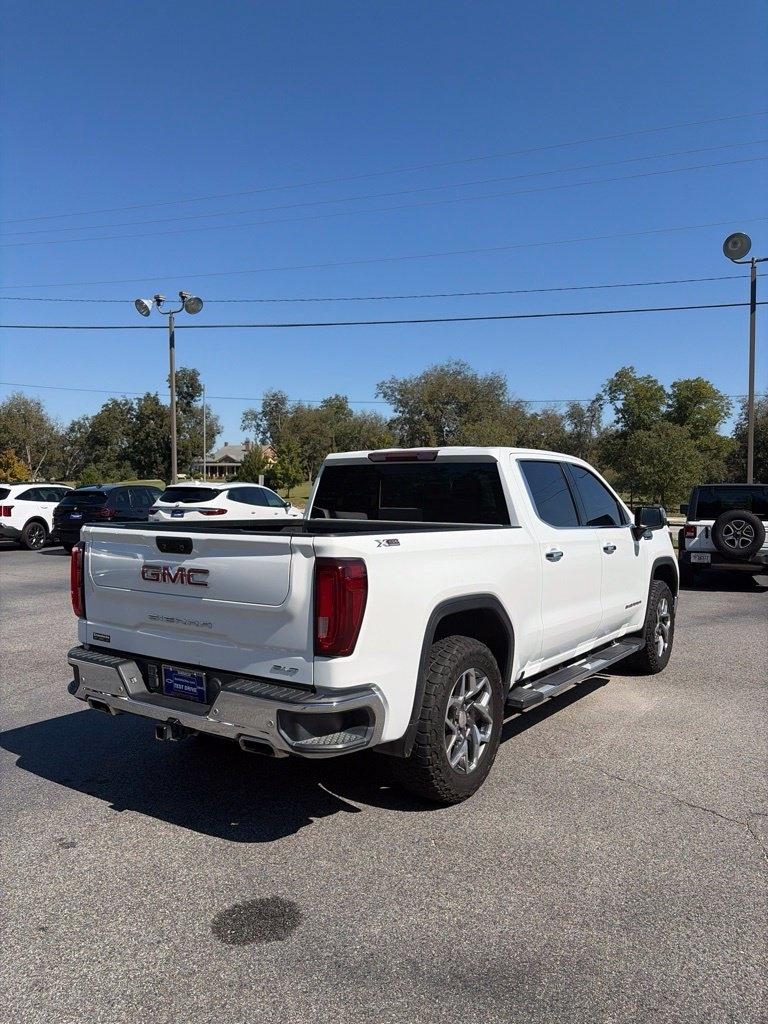 GMC Sierra 1500 4WD Crew Cab 147" SLT 2023