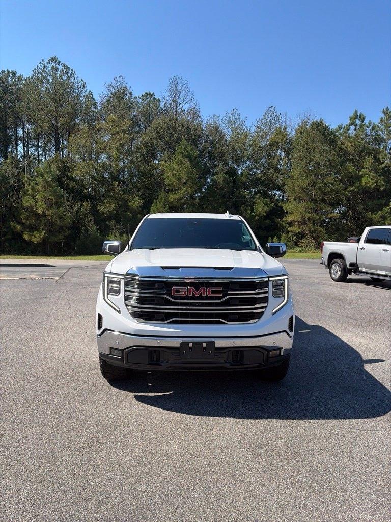 GMC Sierra 1500 4WD Crew Cab 147" SLT 2023