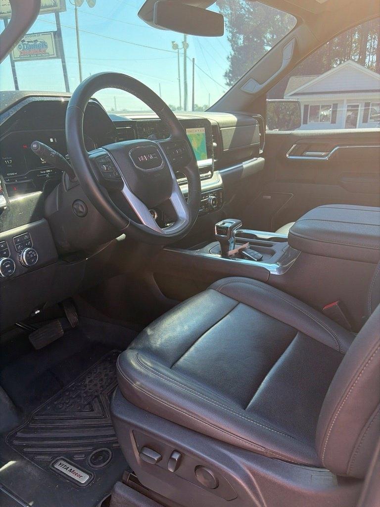 GMC Sierra 1500 4WD Crew Cab 147" SLT 2023