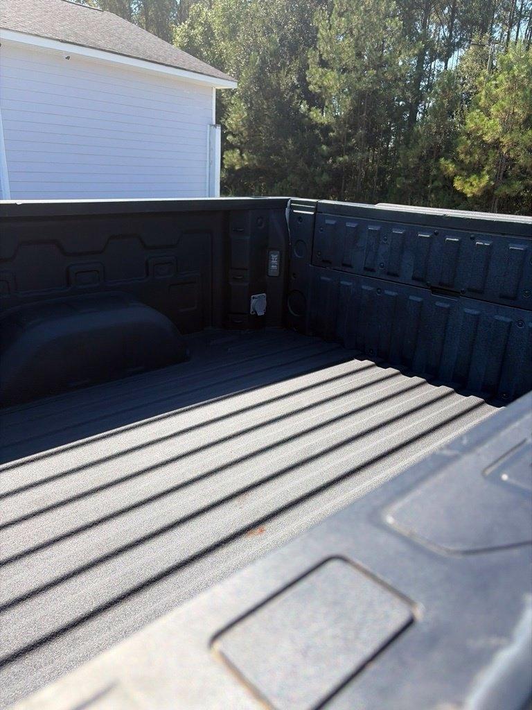 GMC Sierra 1500 4WD Crew Cab 147" SLT 2023