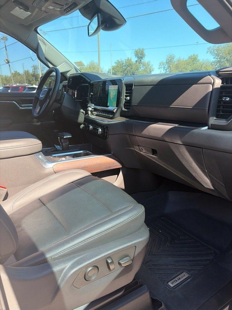 GMC Sierra 1500 4WD Crew Cab 147" SLT 2023