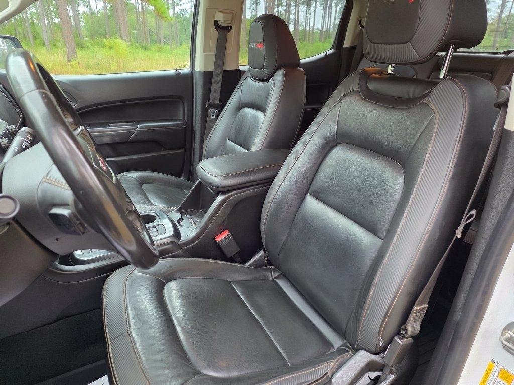 GMC Canyon 4WD Crew Cab 128" AT4 w/Leather 2022