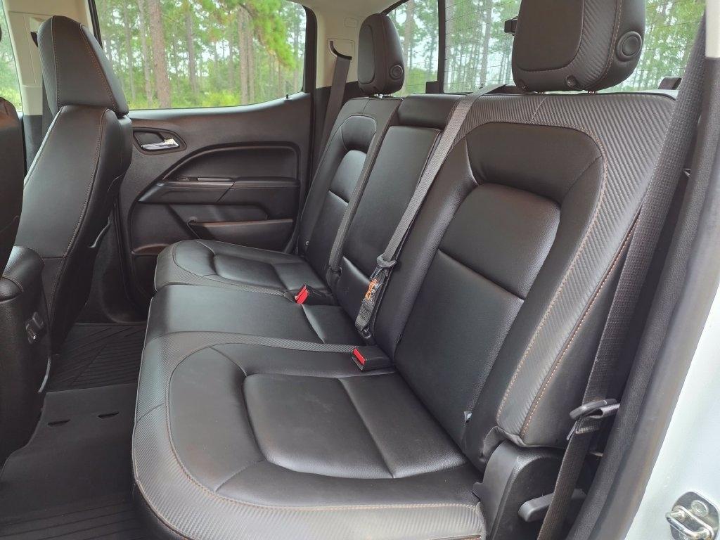 GMC Canyon 4WD Crew Cab 128" AT4 w/Leather 2022