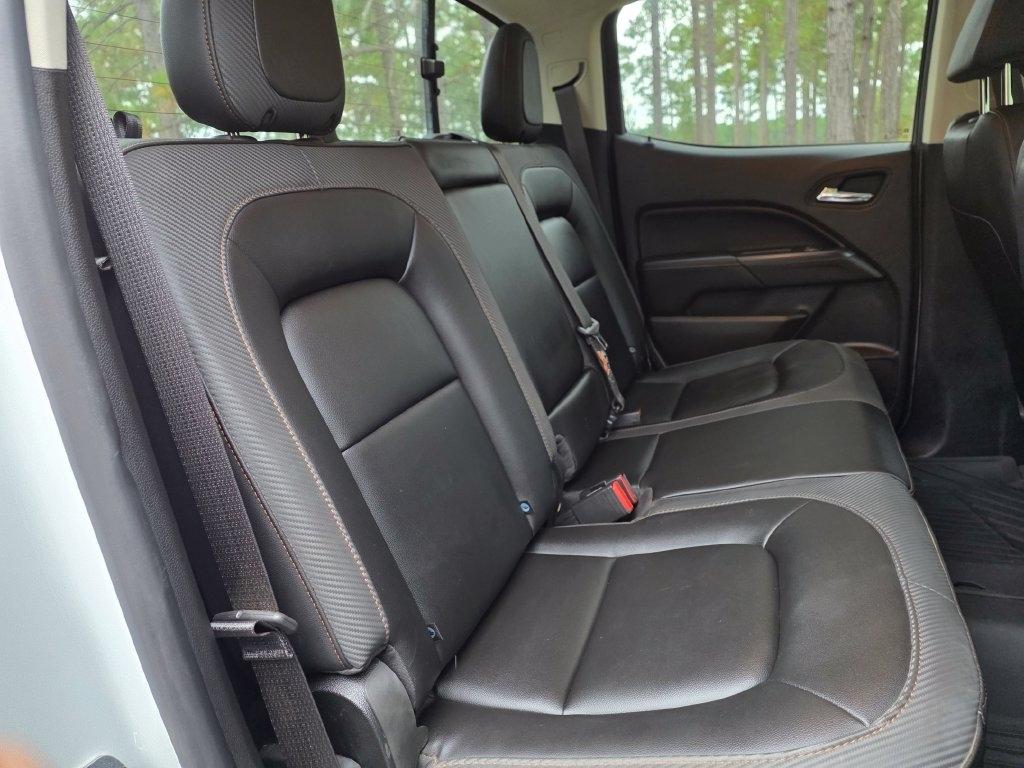 GMC Canyon 4WD Crew Cab 128" AT4 w/Leather 2022