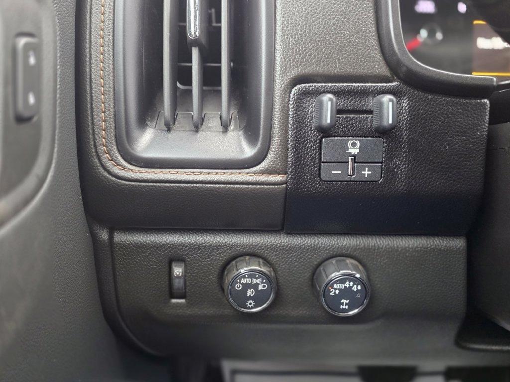 GMC Canyon 4WD Crew Cab 128" AT4 w/Leather 2022