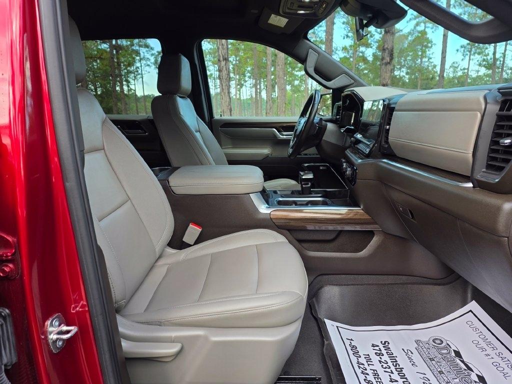 Chevrolet Silverado 1500 4WD Crew Cab 147" RST 2024