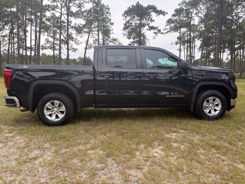 GMC Sierra 1500 4WD Crew Cab 147" Pro 2024